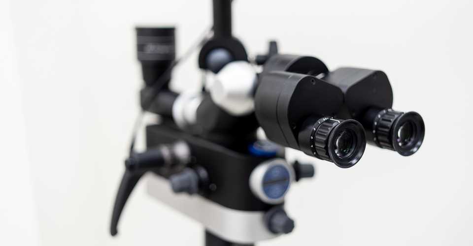 Пломбирование каналов под микроскопом: этапы и преимущества