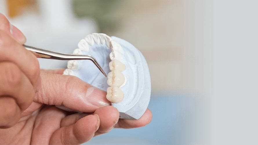 Зубная щетка CURAPROX 708 Implant Ortho для имплантов и ортоконструкций