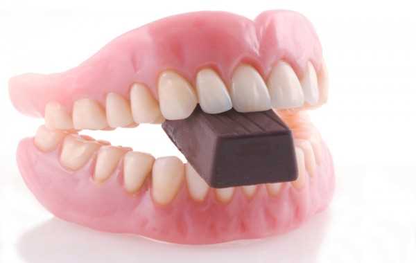 Протезирование зубов акриловые